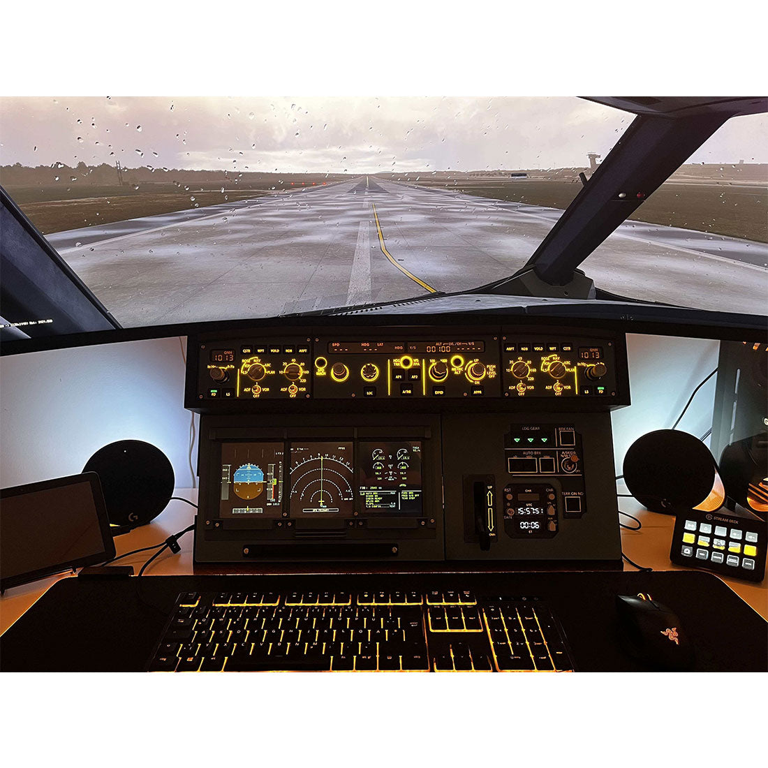 Bring Airbus Immersion Home with the New A320/A350 Display Stand